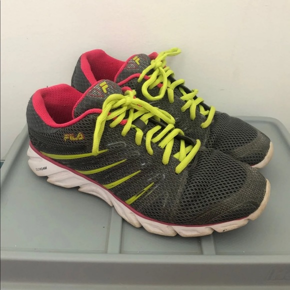 Like New Fila DLS Foam Running Shoes Like New Fila DLS Foam Running Shoes
